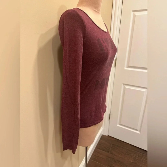 Hollister Maroon Long Sleeve Graphic Tee Scoop Neck Size Small - Picture 5 of 7